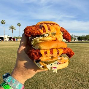 Image post by @daveshotchicken on Instagram