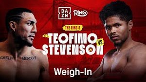 Video post by @daznboxing on YouTube