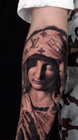 Video post by @skindesigntattoos on Instagram