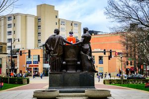 Image post by @illiniunion on Instagram