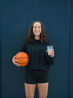 Image post by @therealashlynn12 on Instagram