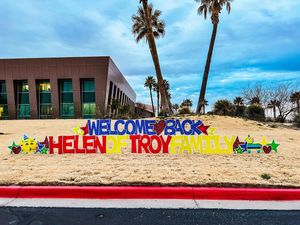 Image post by @cardmyyardelpaso on Instagram