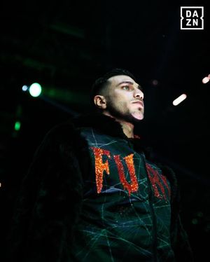 Image post by @daznboxing on Instagram