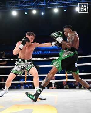 Image post by @daznboxing on Instagram