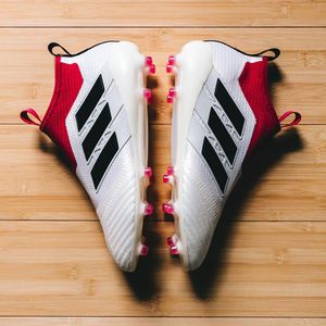 Image post by @soccerdotcom on Instagram