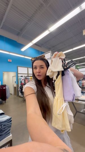 Video post by @sabrinanoellee on Instagram