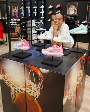 Image post by @moolahkicks on Instagram