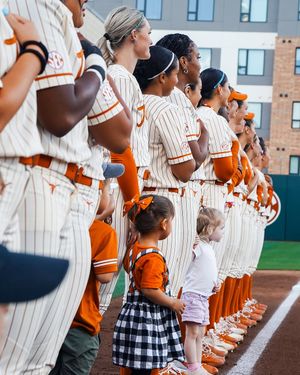Image post by @texassoftball on Instagram