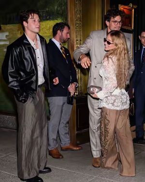 Image post by @people on TikTok