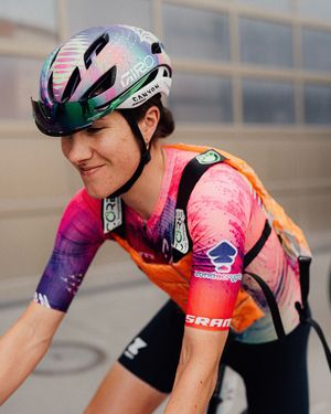 Image post by @wmncycling on Instagram