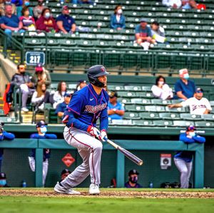 Image post by @twins on Instagram