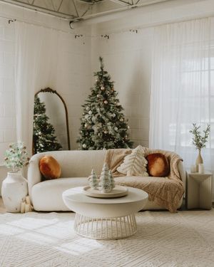 Image post by @thismodernlovephoto on Instagram