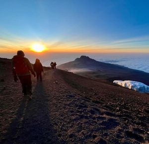 Image post by @putneystudenttravel on Facebook