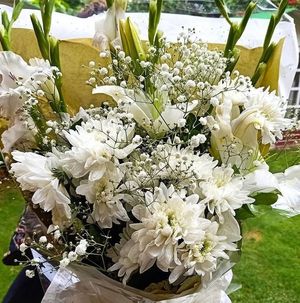Image post by @sayitwithflowerspk on Facebook