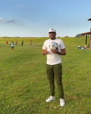 Image post by @itukhune32 on Instagram