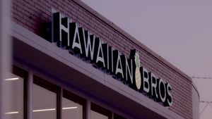 Video post by @hawaiianbroswichitafalls on Facebook