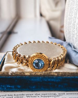 Image post by @maejeanvintage on Instagram