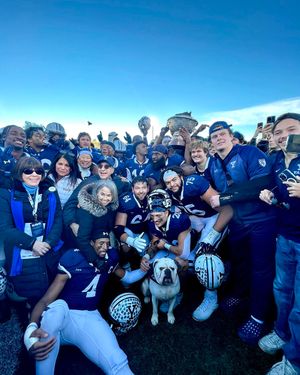 Image post by @yalefootball on Twitter