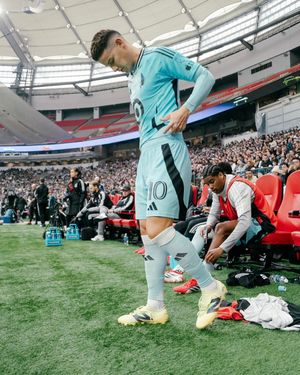 Image post by @mnufc on Instagram