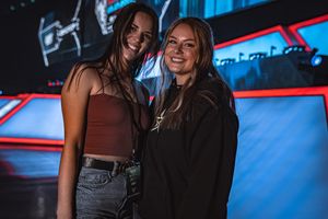 Image post by @Complexity on Twitter