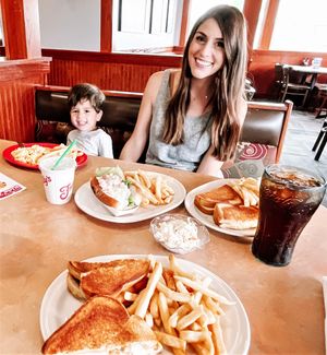 Image post by @friendlys on Instagram