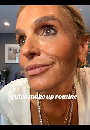 Video post by @shop.with.caroline on TikTok