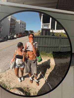 Image post by @carebearr__ on Instagram