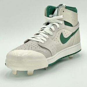 Image post by @customcleats on Instagram
