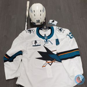 Image post by @HockeyHallFame on Twitter/X