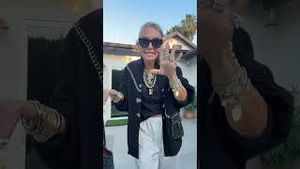 Video post by @shop.with.caroline on YouTube