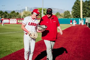 Image post by @UNMLoboFB on Twitter/X