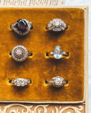 Image post by @maejeanvintage on Instagram