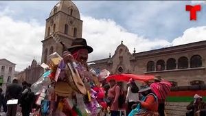 Video post by @telemundo on YouTube