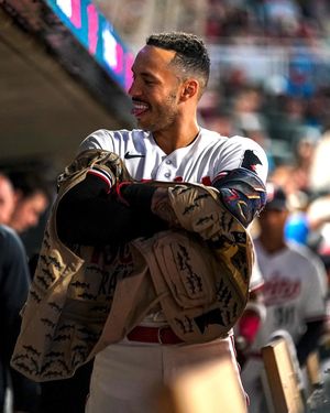 Image post by @twins on Instagram