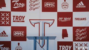 Video post by @TroyTrojansFB on Twitter