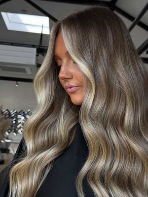 Image post by @dangerjonesbalayage on Instagram