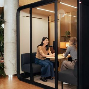 Image post by @neocon_shows on Instagram