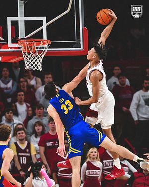 Image post by @RazorbackMBB on Twitter