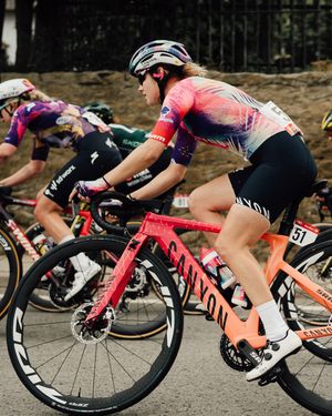 Image post by @wmncycling on Instagram