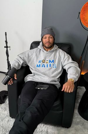 Image post by @Roommates__Show on Twitter