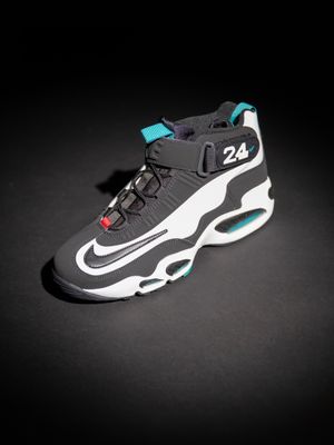 Image post by @solefly on Instagram