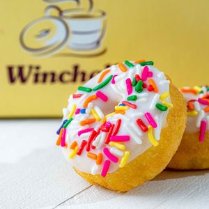 Image post by @winchellsdonuthouse on Instagram