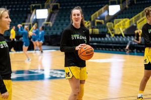 Image post by @umichwbball on Twitter