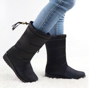 Image post by @shopthebootsclub on Facebook