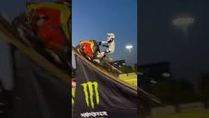 Video post by @nitrocircus on YouTube