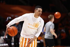 Image post by @Vol_Hoops on Twitter