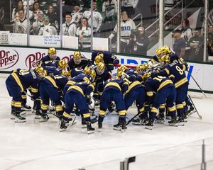 Image post by @nd_hockey on Instagram