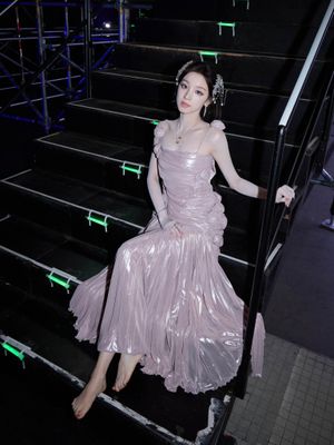 Image post by @ellehongkong on Instagram