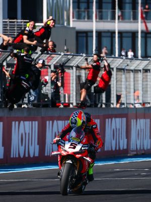 Image post by @worldsbk on Instagram