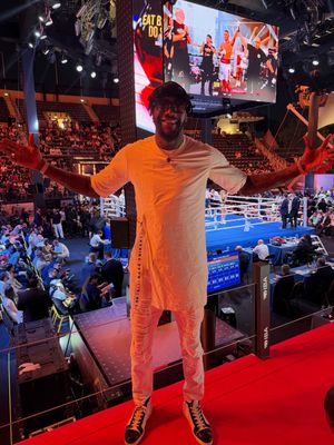 Image post by @bronzebomber on Instagram